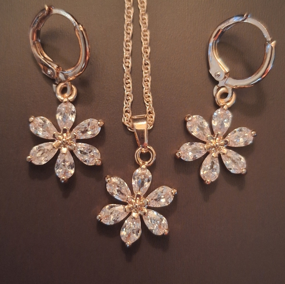 Dainty Crystal and Gold Tone Flower Jewelry Set